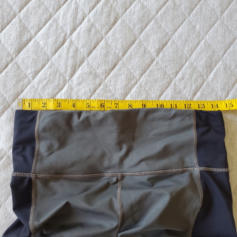 Athleta Spar Color Block Leggings
Medium - Picture 10 of 10